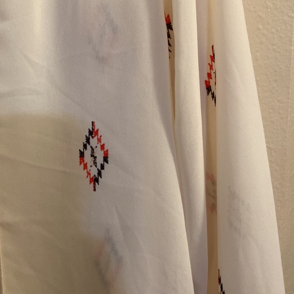 Like New, Cream Colored, Limited Aztec Print Blouse. Size Large - Picture 4 of 7